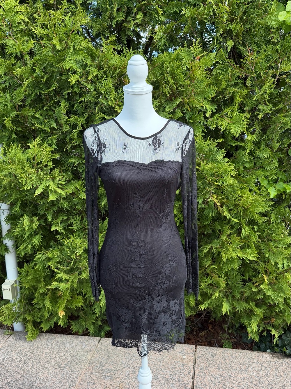 Charlotte Russe Black Lace Long Sleeve Bodycon Dress